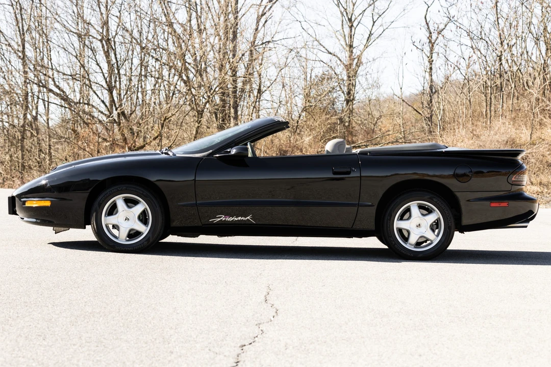 1995 Pontiac Firebird Formula 4th Gen - Image 17 of 31