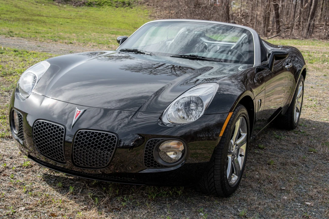 2007 Pontiac Solstice GXP - Image 2 of 31