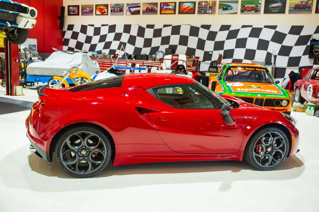 2015 Alfa Romeo 4C Coupe - Image 14 of 31
