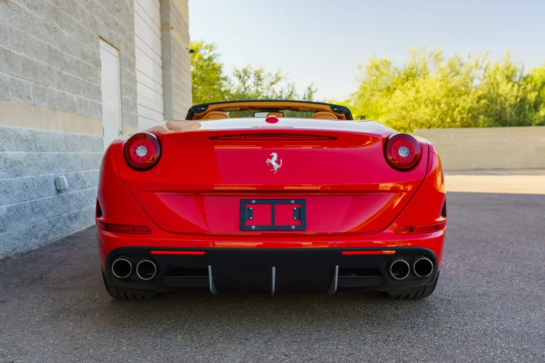 2015 Ferrari California T - Image 18 of 31