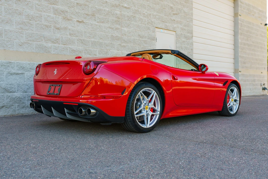 2015 Ferrari California T - Image 14 of 31