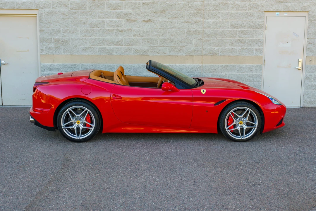 2015 Ferrari California T - Image 11 of 31