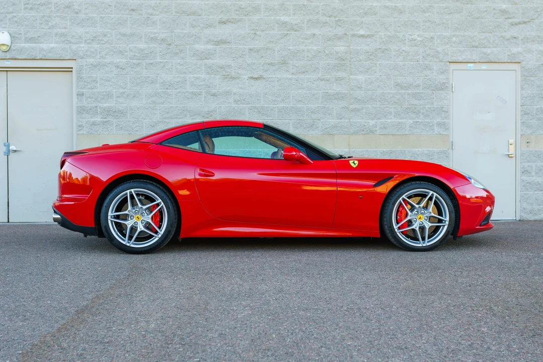 2015 Ferrari California T - Image 13 of 31