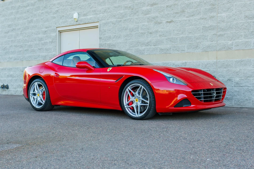 2015 Ferrari California T - Image 9 of 31