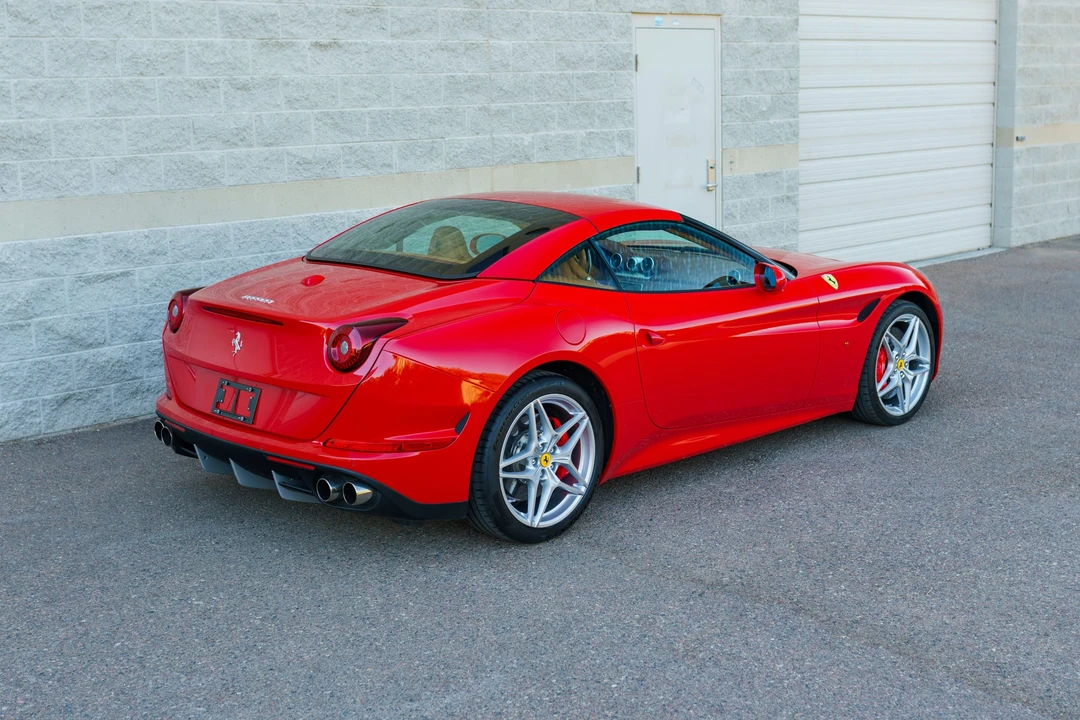 2015 Ferrari California T - Image 16 of 31