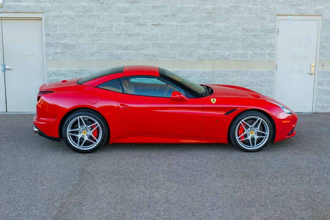 2015 Ferrari California T - Image 10 of 31