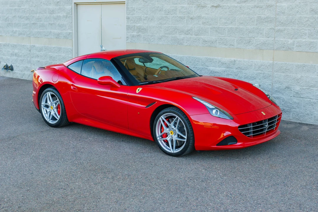 2015 Ferrari California T - Image 8 of 31