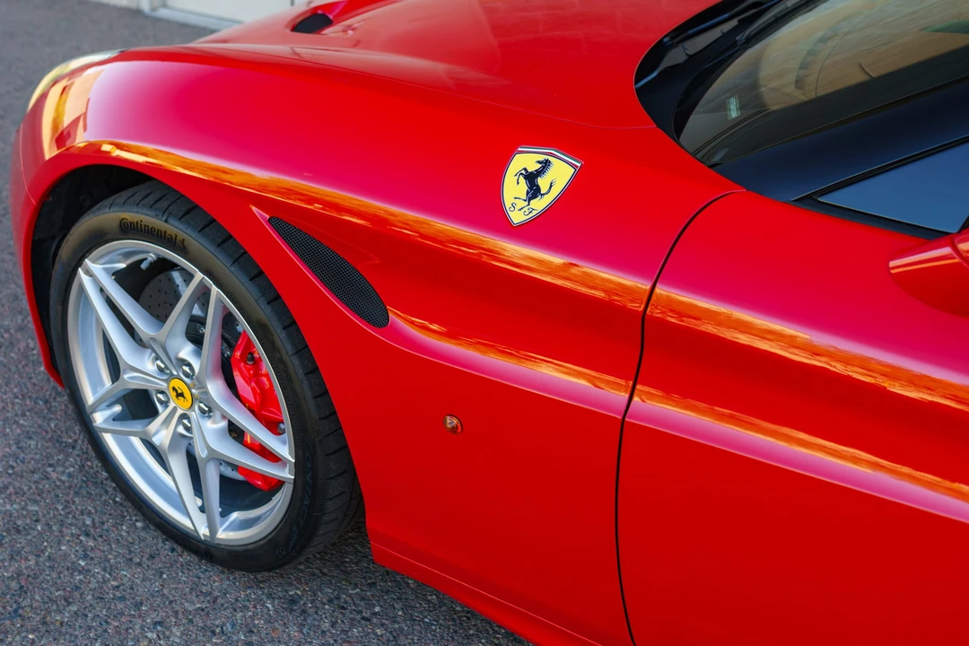 2015 Ferrari California T - Image 31 of 31