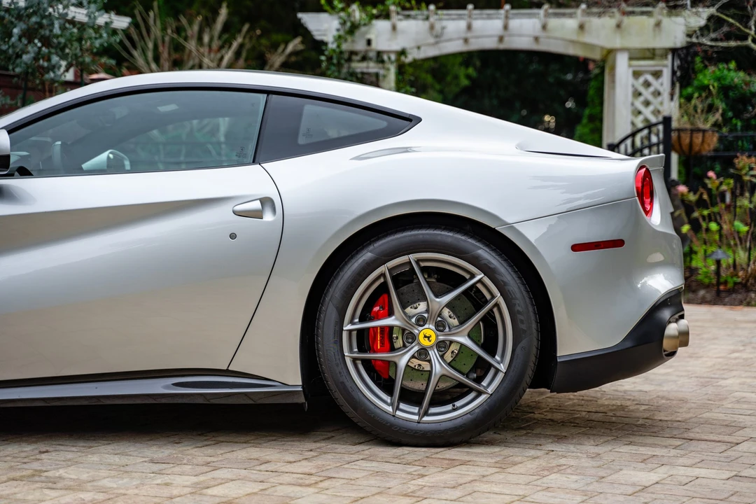 2015 Ferrari F12berlinetta - Image 18 of 31