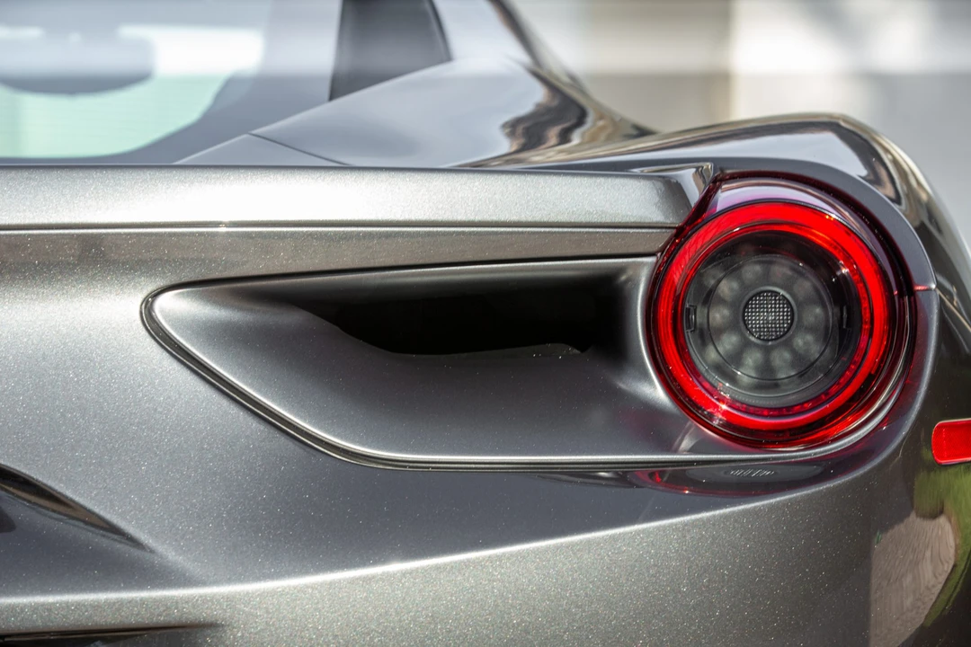 2016 Ferrari 488 GTB - Image 28 of 31
