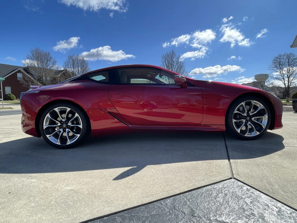 2018 Lexus LC - Image 18 of 31