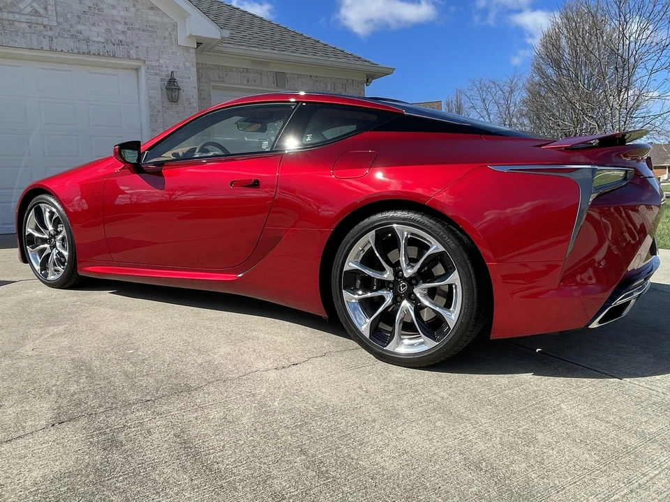 2018 Lexus LC - Image 10 of 31