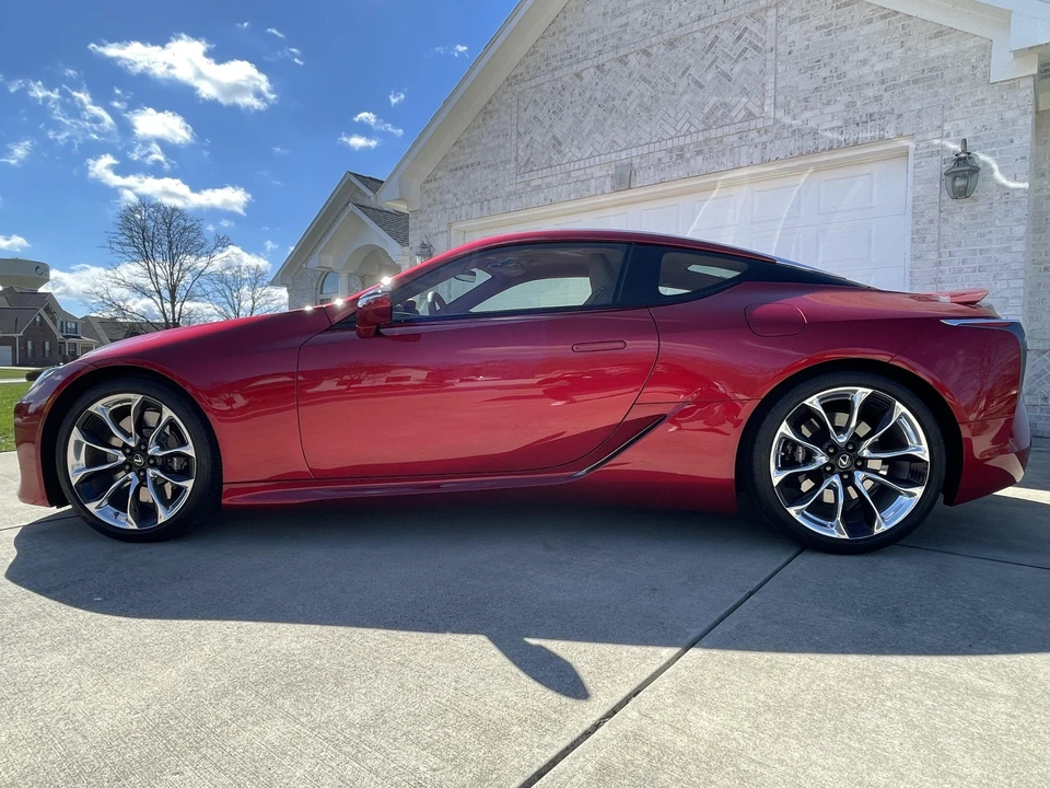 2018 Lexus LC - Image 8 of 31