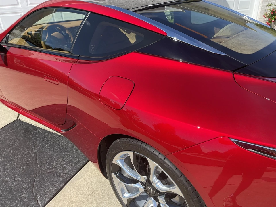 2018 Lexus LC - Image 28 of 31