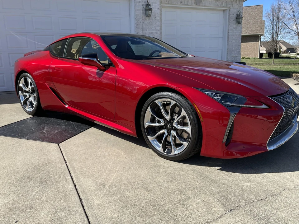 2018 Lexus LC - Image 21 of 31