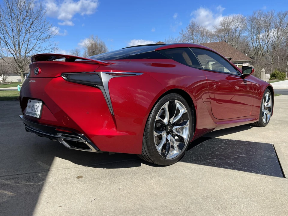 2018 Lexus LC - Image 17 of 31