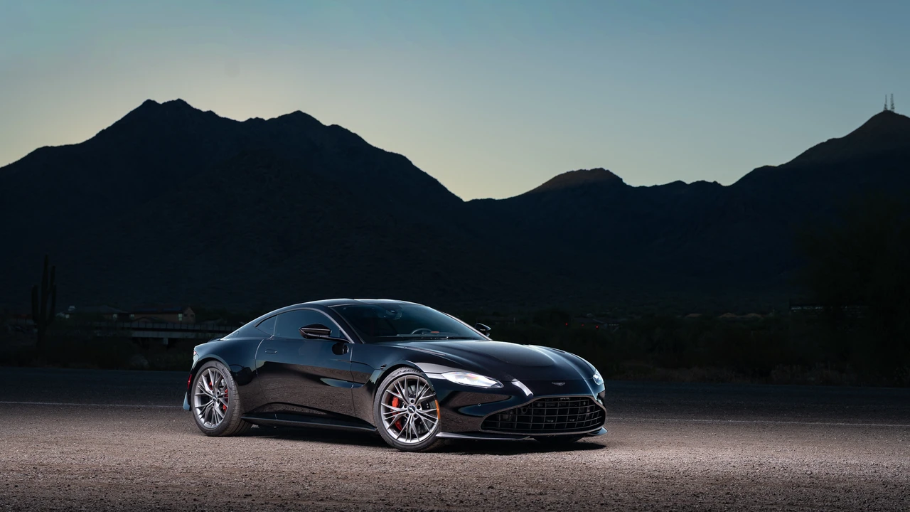2021 Aston Martin V8 Vantage (2019+) - Image 14 of 31