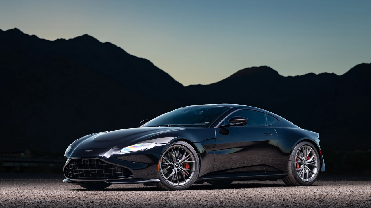 2021 Aston Martin V8 Vantage (2019+) - Image 5 of 31