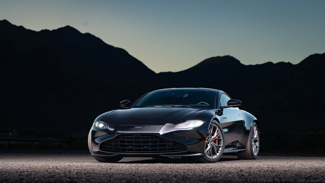 2021 Aston Martin V8 Vantage (2019+) - Image 7 of 31