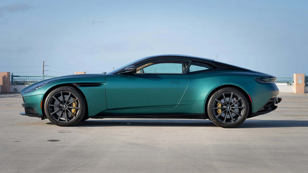 2023 Aston Martin DB11 V12 - Image 18 of 31