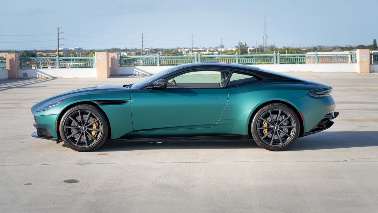 2023 Aston Martin DB11 V12 - Image 17 of 31