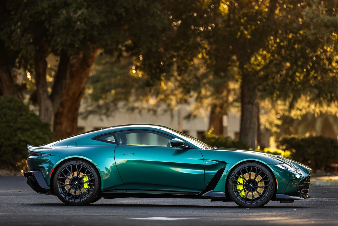 2023 Aston Martin V12 Vantage (2022+) - Image 11 of 31
