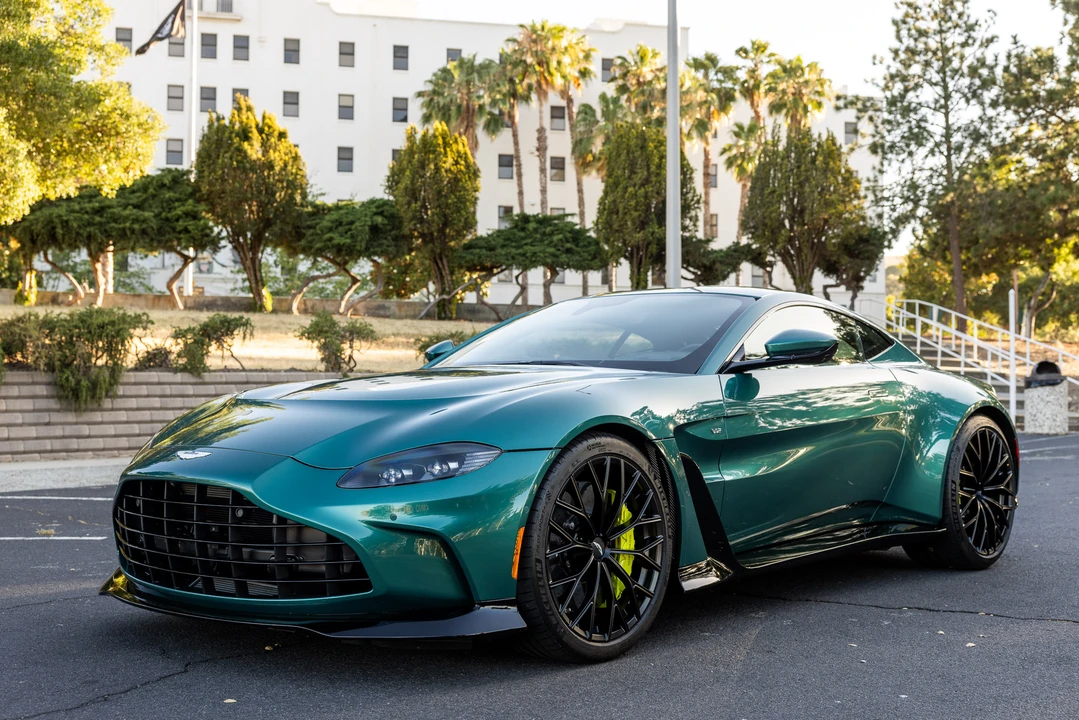 2023 Aston Martin V12 Vantage (2022+) - Image 2 of 31