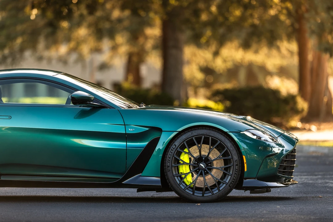 2023 Aston Martin V12 Vantage (2022+) - Image 25 of 31