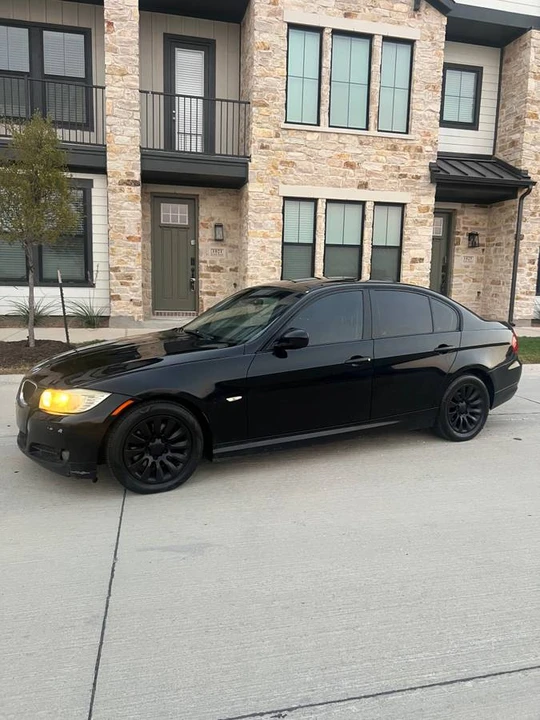 2009 BMW E90 3 Series Sedan - Image 2 of 10