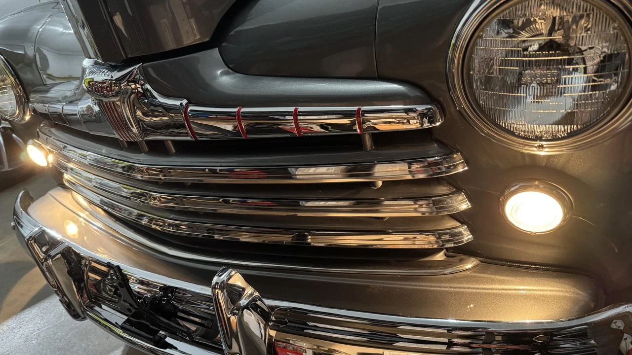 1946 Ford Standard & Deluxe & Super Deluxe - Image 25 of 31