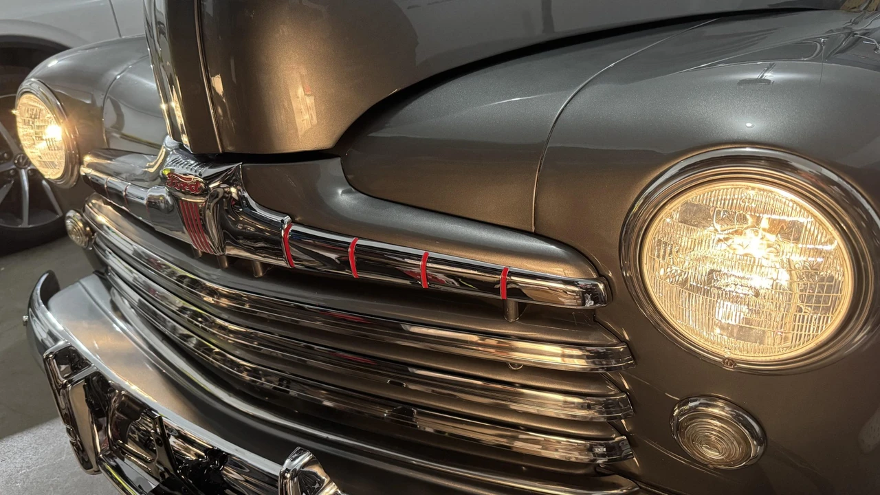 1946 Ford Standard & Deluxe & Super Deluxe - Image 24 of 31