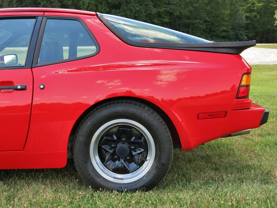 1983 Porsche 944 - Image 10 of 31