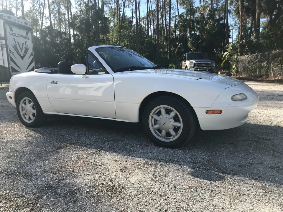 1991 Mazda NA MX-5 Miata - Image 2 of 31