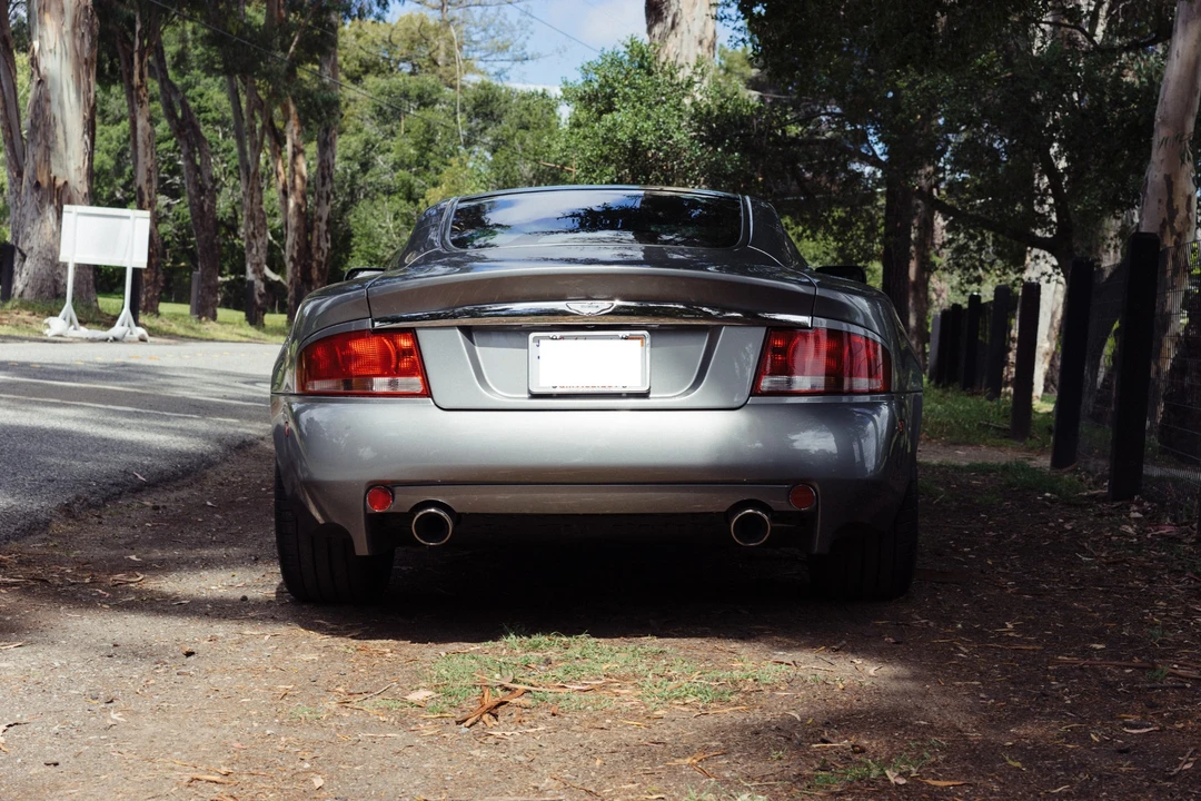 2003 Aston Martin Vanquish 1st Gen - Image 23 of 31