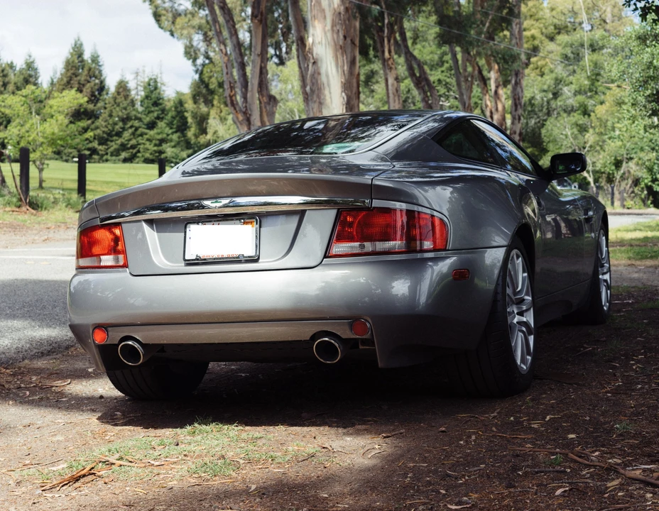2003 Aston Martin Vanquish 1st Gen - Image 24 of 31