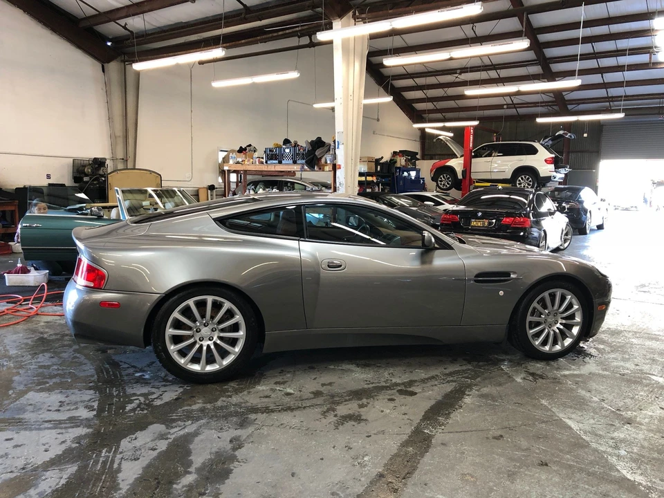 2003 Aston Martin Vanquish 1st Gen - Image 10 of 31