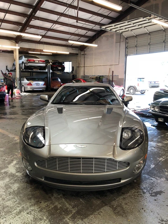 2003 Aston Martin Vanquish 1st Gen - Image 12 of 31
