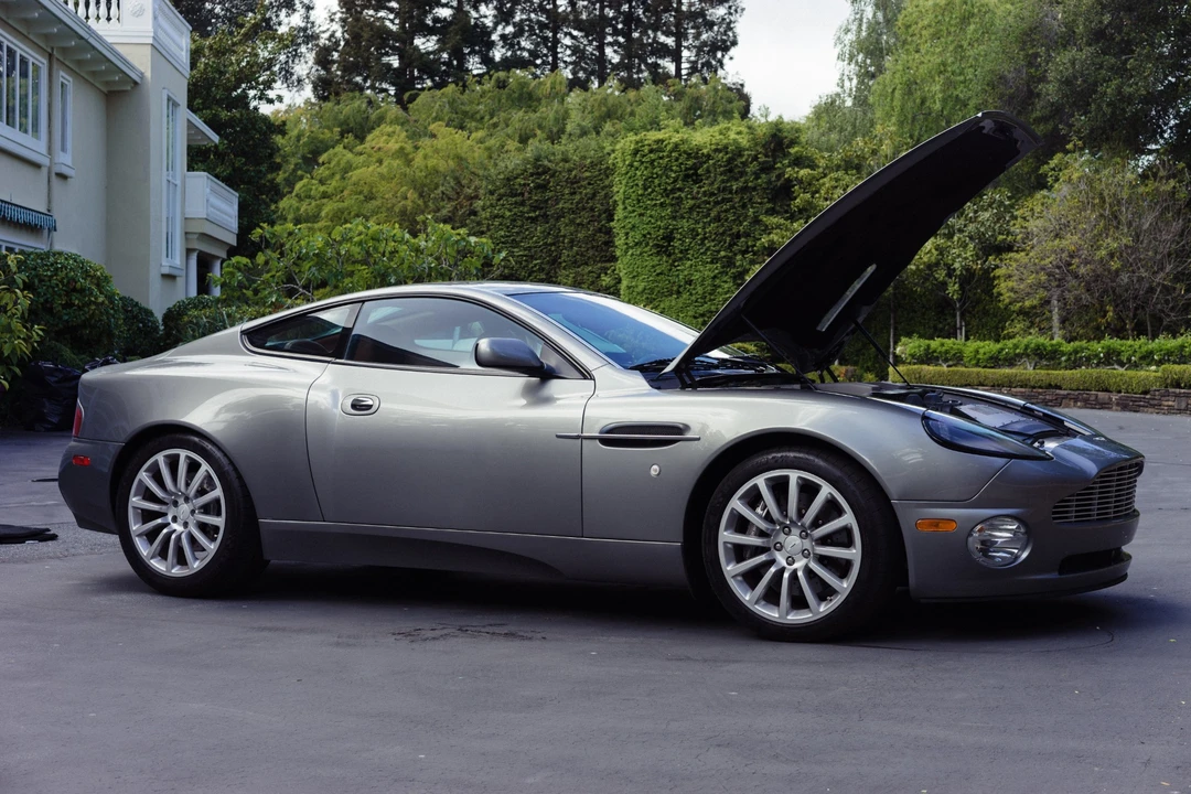 2003 Aston Martin Vanquish 1st Gen - Image 26 of 31