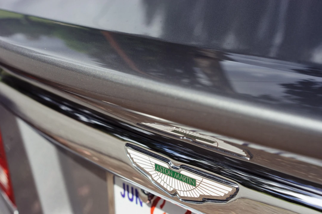 2003 Aston Martin Vanquish 1st Gen - Image 28 of 31