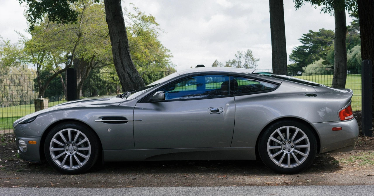 2003 Aston Martin Vanquish 1st Gen - Image 29 of 31