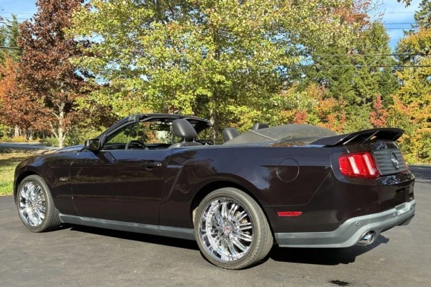 2012 Ford S197 Mustang - Image 2 of 6