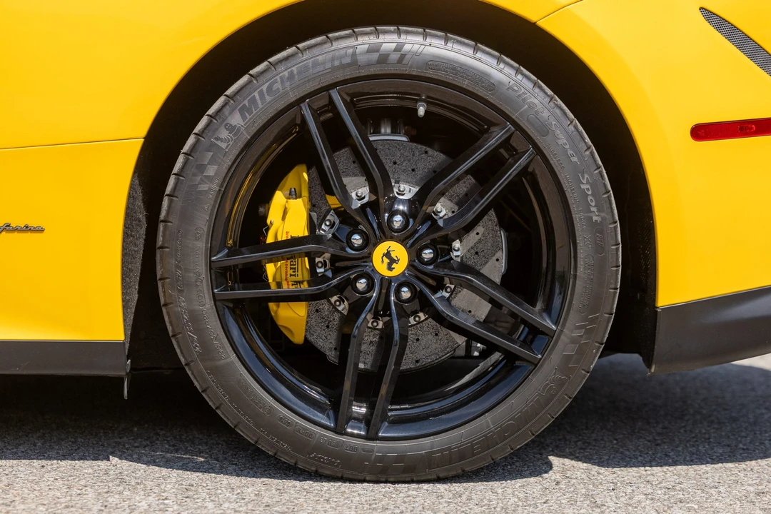 2014 Ferrari FF - Image 27 of 31