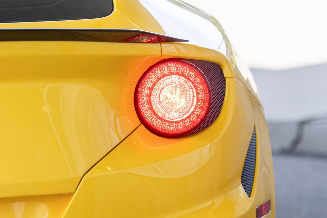 2014 Ferrari FF - Image 15 of 31