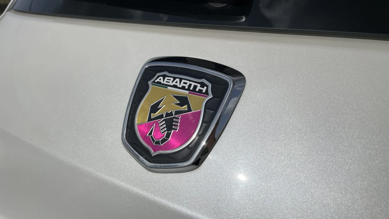 2017 Fiat Abarth 500 - Image 29 of 31