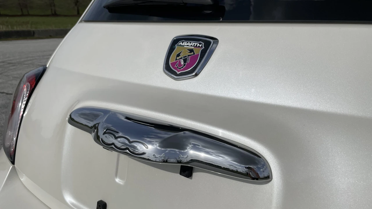 2017 Fiat Abarth 500 - Image 28 of 31