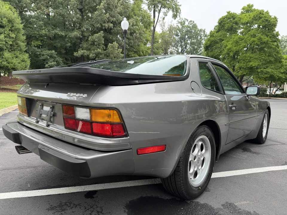 1986 Porsche 944 - Image 16 of 31