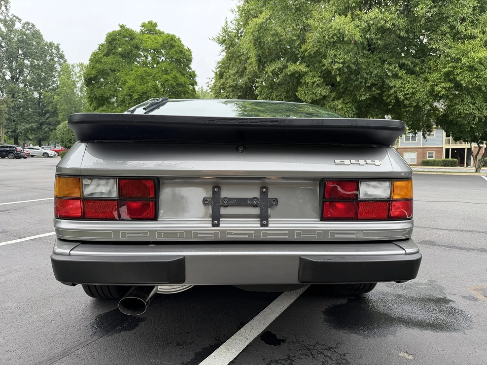 1986 Porsche 944 - Image 18 of 31