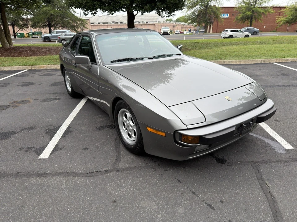 1986 Porsche 944 - Image 10 of 31
