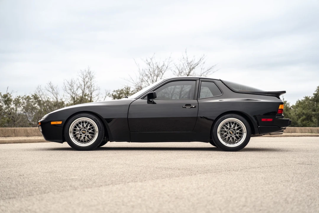 1986 Porsche 944 Turbo - Image 6 of 31