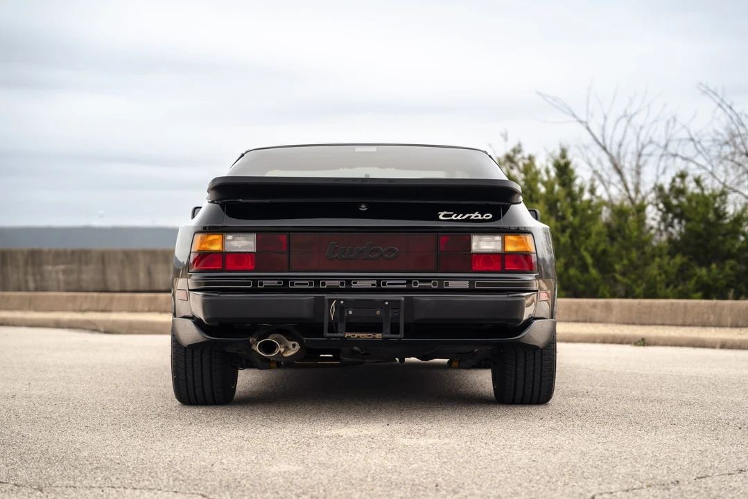 1986 Porsche 944 Turbo - Image 10 of 31
